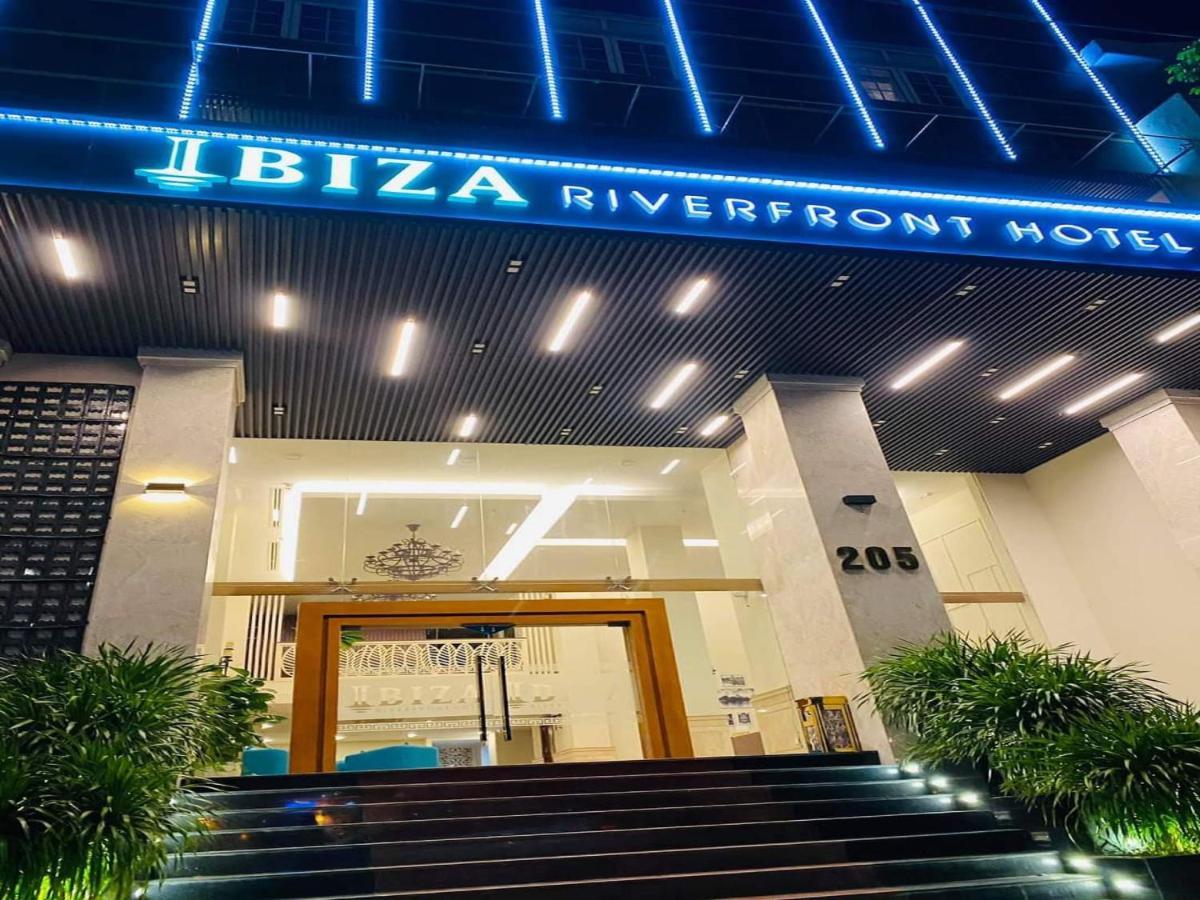 Ibiza Riverfront Da Nang Hotel Powered By Aston Exteriér fotografie