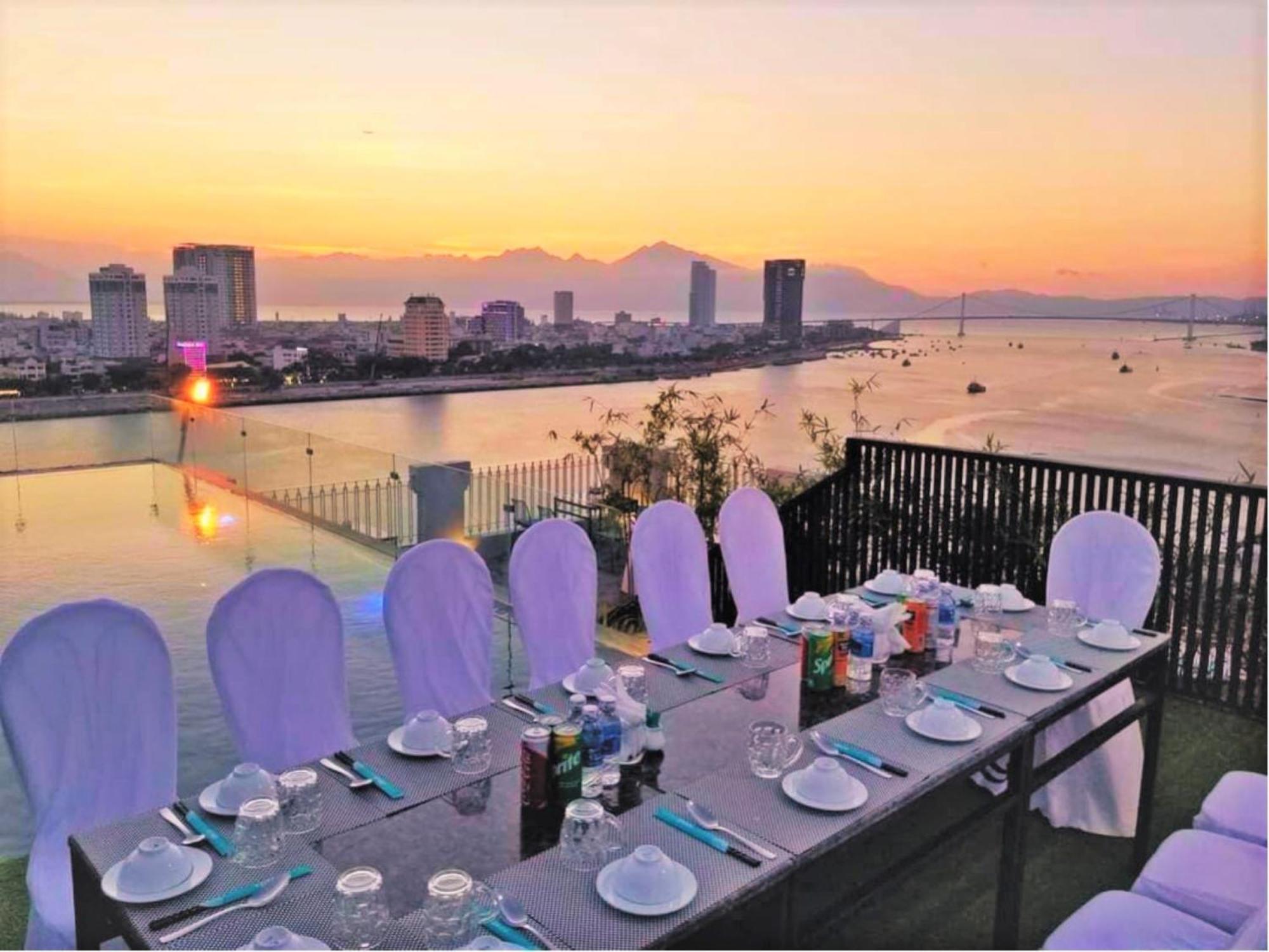 Ibiza Riverfront Da Nang Hotel Powered By Aston Exteriér fotografie